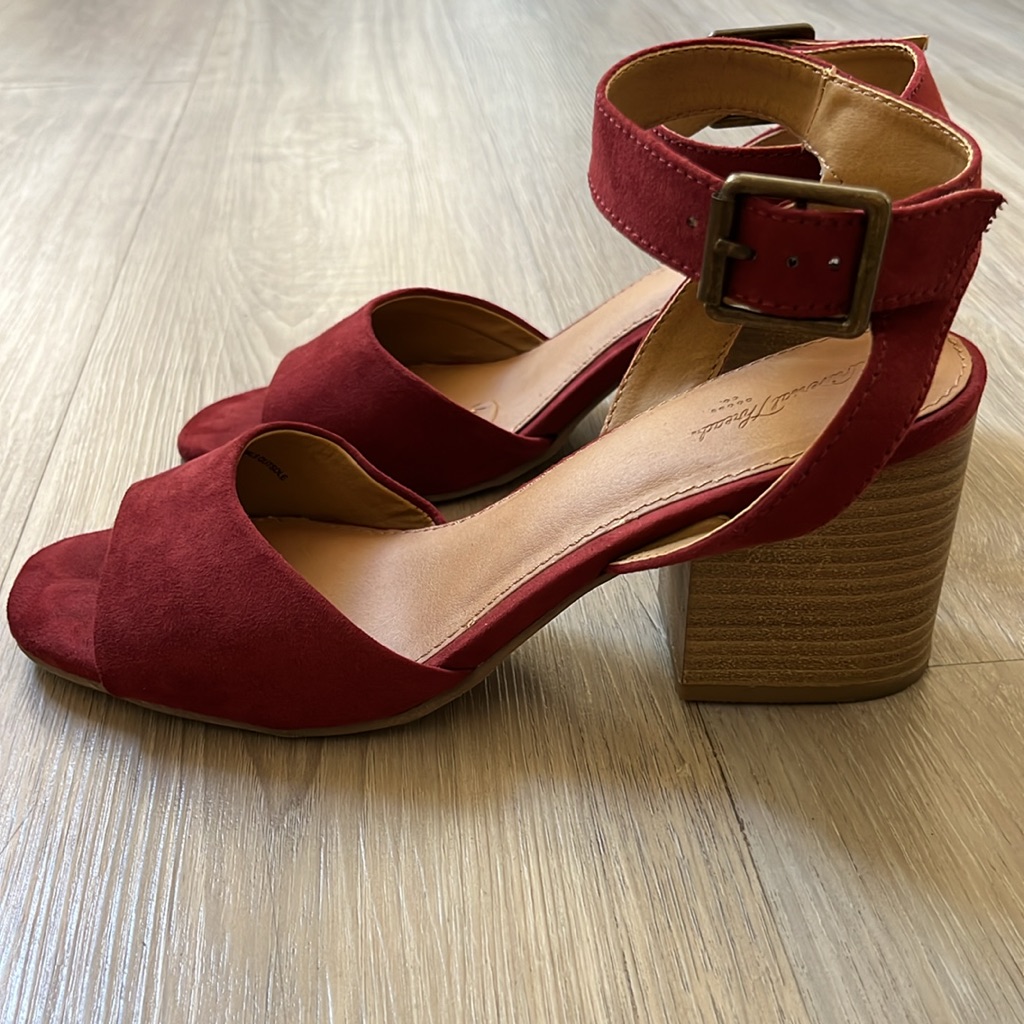 Universal Thread Red Heels